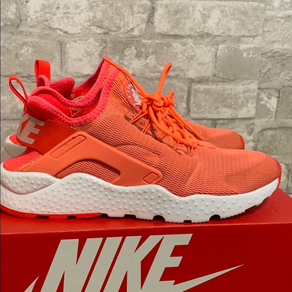 Rare color Nike Hurrache size 8